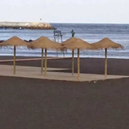 Piso En Primera Linea Con Vistas Directas Al Mar * Melenara